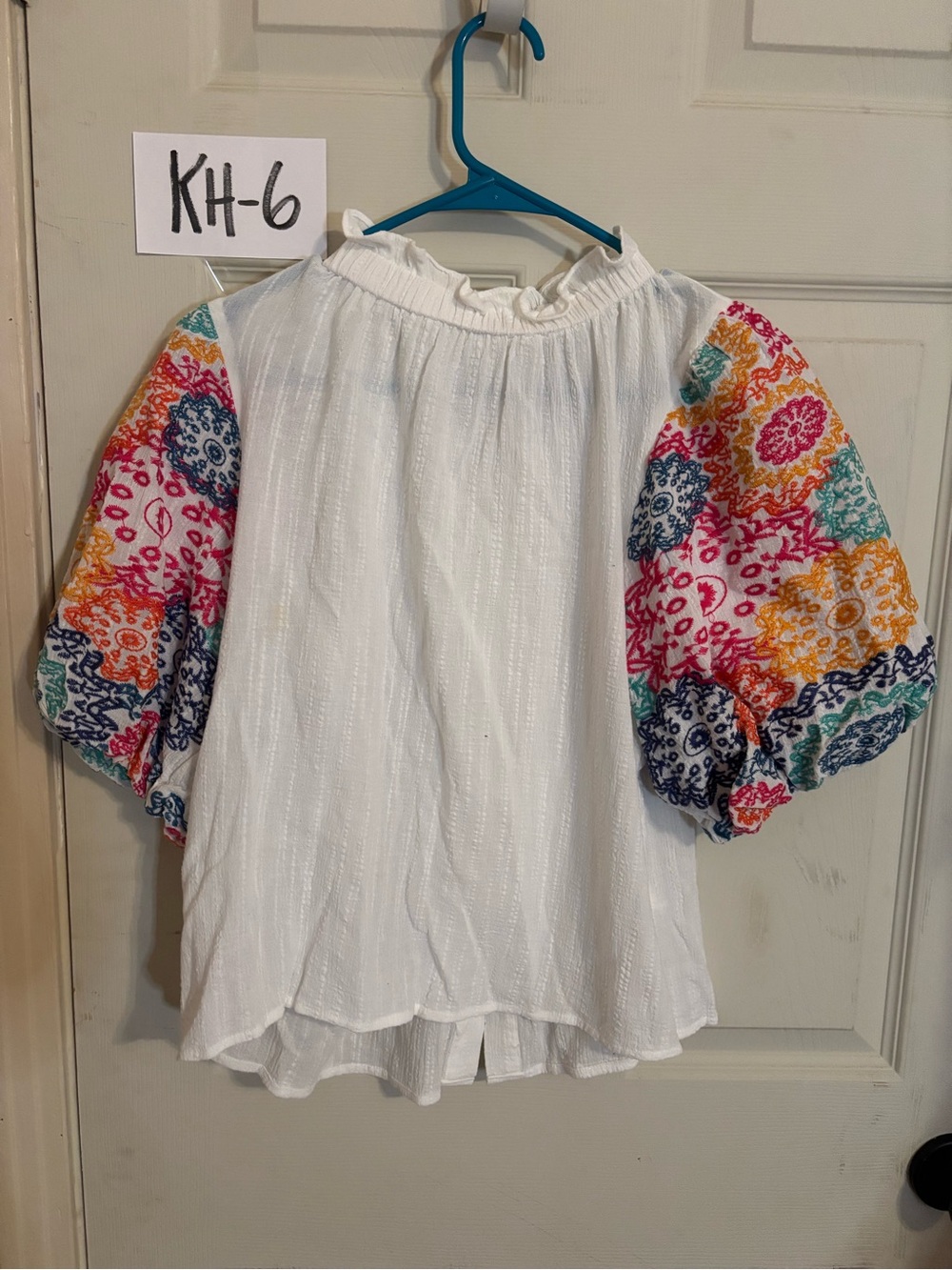 Thml mediumWomen’s White Peasant Blouse with Multicolor Embroidered Puff Sleeves